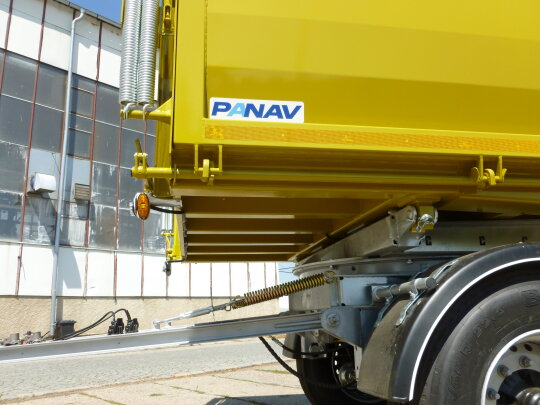 Przyczepy wywrotki z&nbsp;obrotnicą